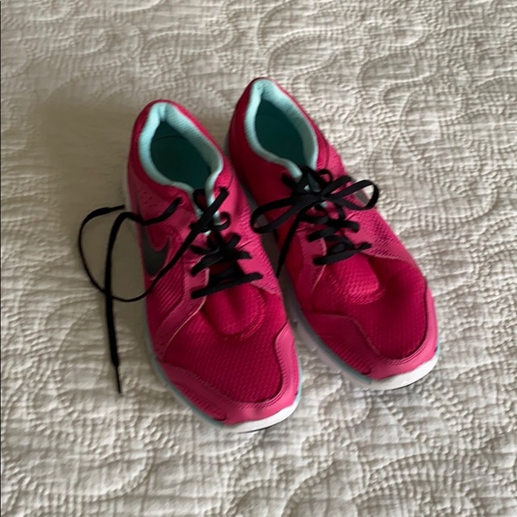 Women s Pink Running Shoes FREE SHIPPING Zappos com Women s Pink Running Shoes FREE SHIPPING Zappos com